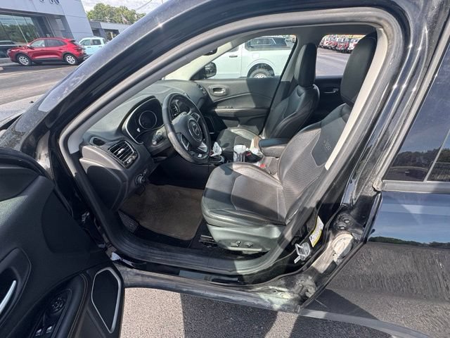 Used 2018 Jeep Compass Limited w/ Navigation Group AWD/4WD image 10