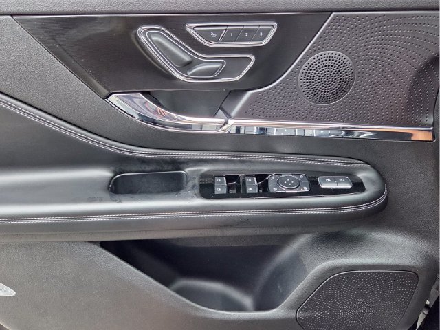 Used 2024 Lincoln Corsair Reserve FWD image 32