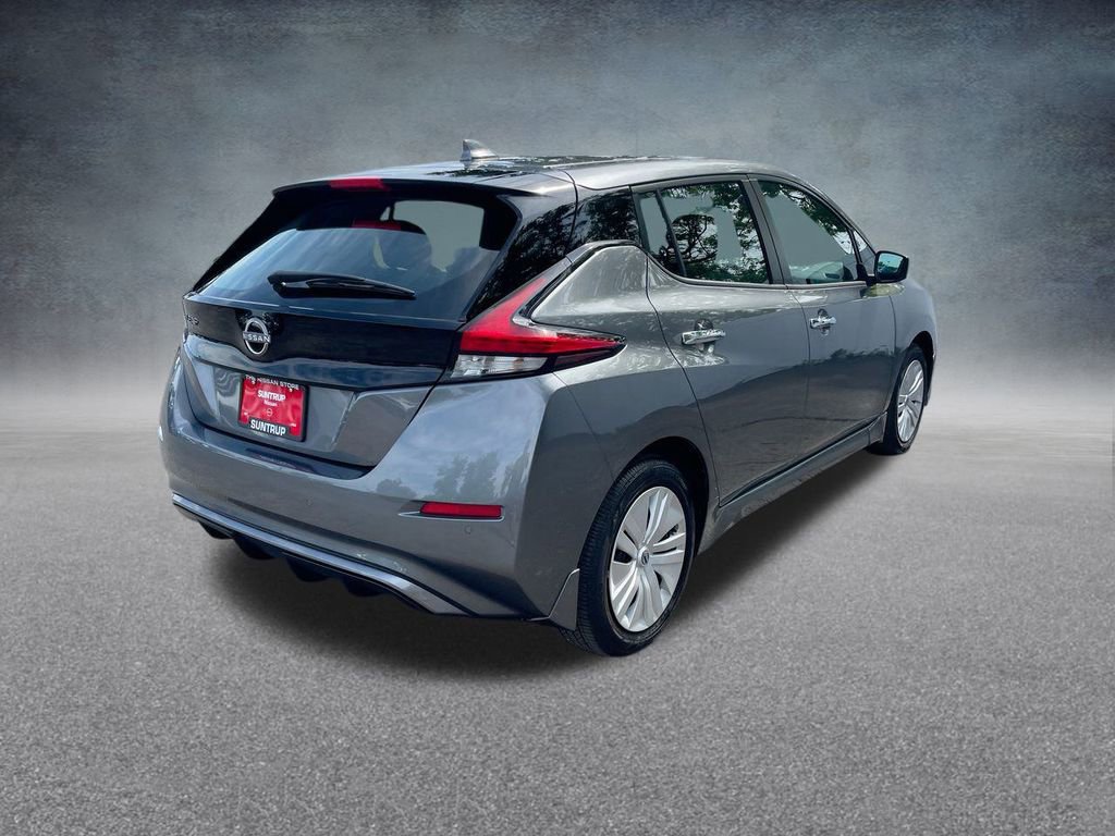 Used 2025 Nissan Leaf S image 16
