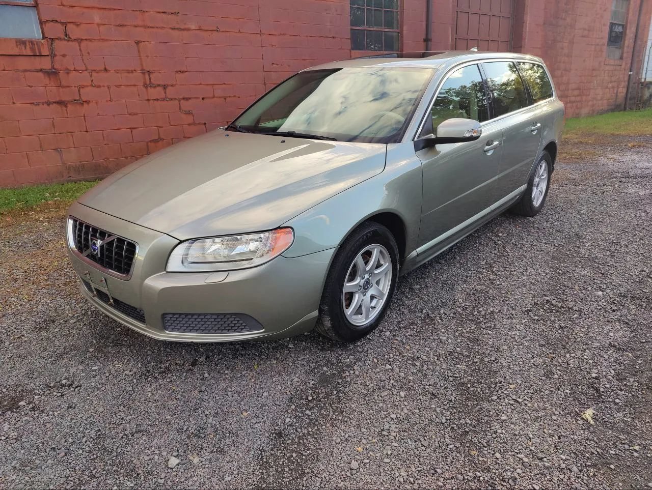 Used 2008 Volvo V70 FWD image 3