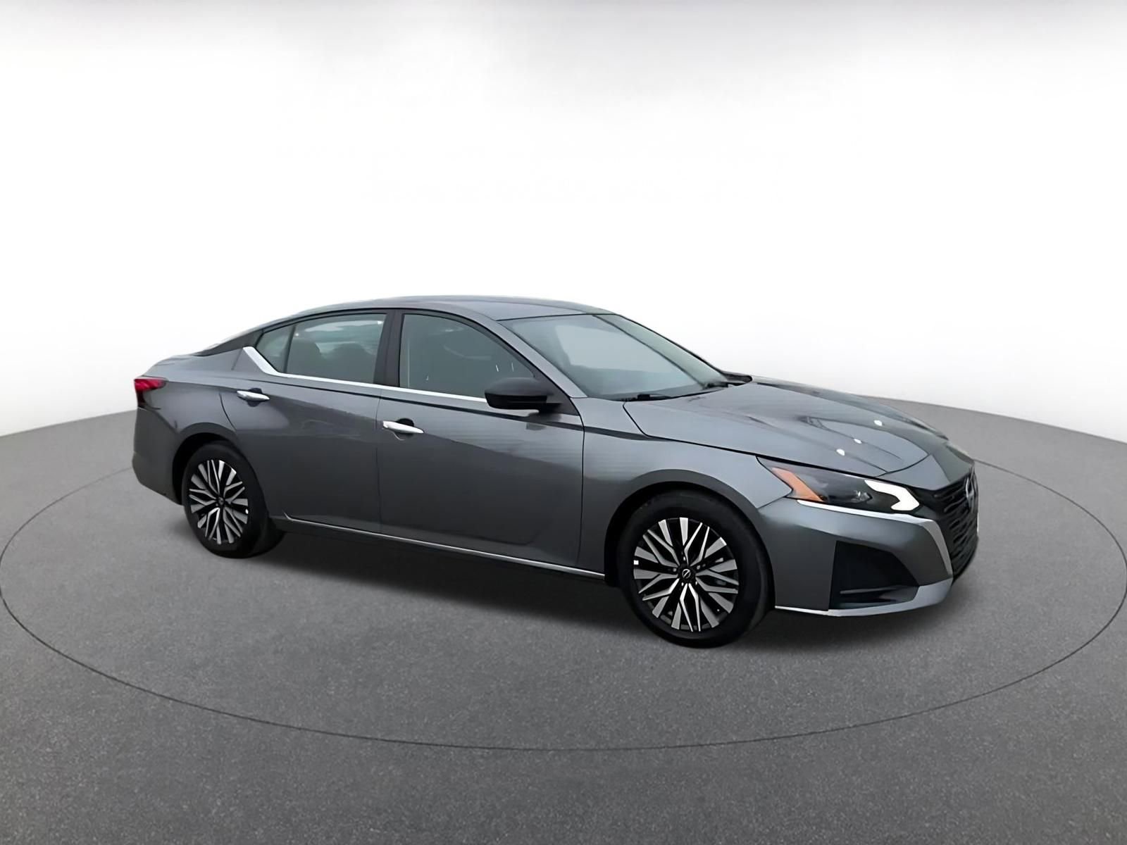 Used 2025 Nissan Altima 2.5 SV video 2