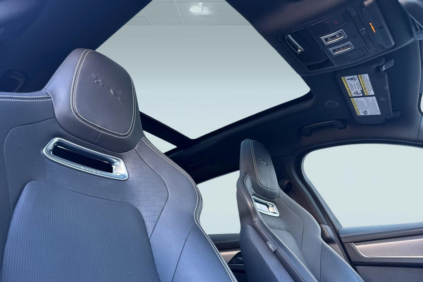 Used 2023 Jaguar F-PACE R-Dynamic S image 25