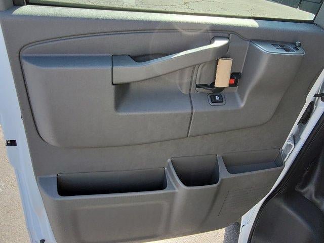 New 2026 Chevrolet Express 2500 Extended w/ Communications Package RWD image 19