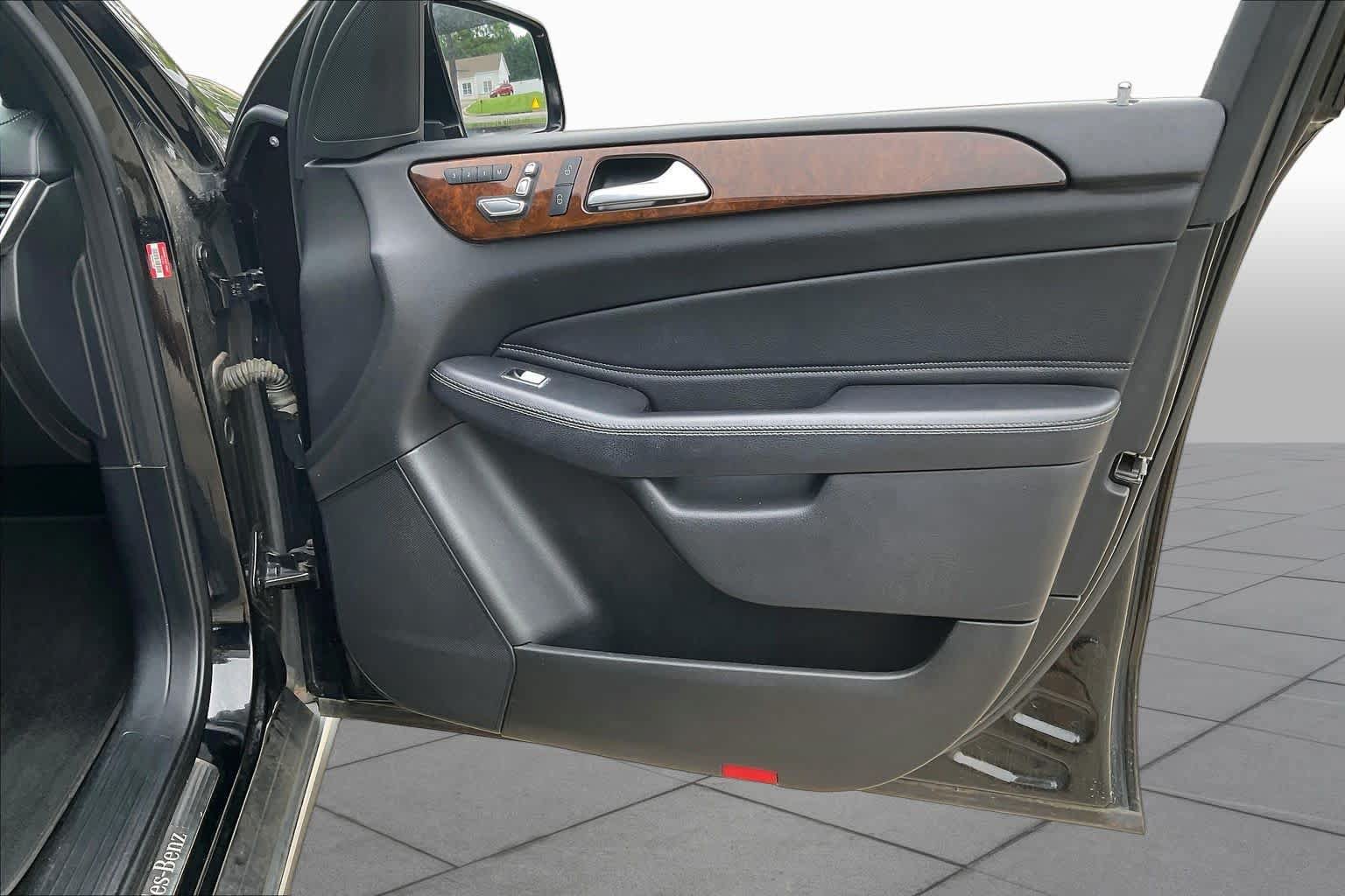 Used 2019 Mercedes-Benz GLS 450 4MATIC image 22