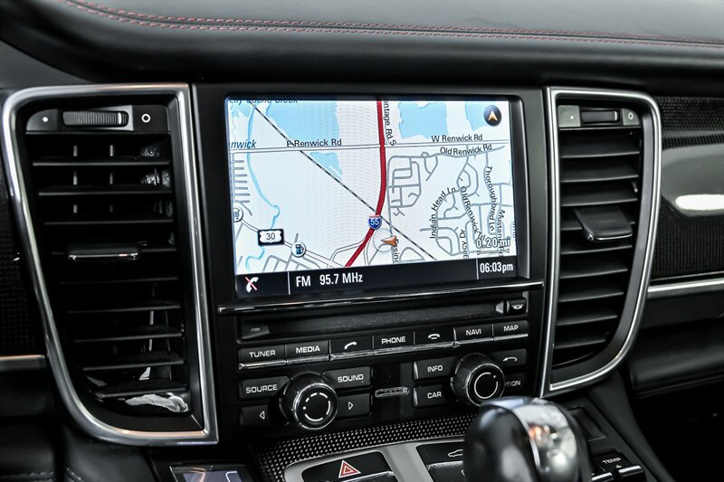 Used 2015 Porsche Panamera GTS AWD/4WD image 28