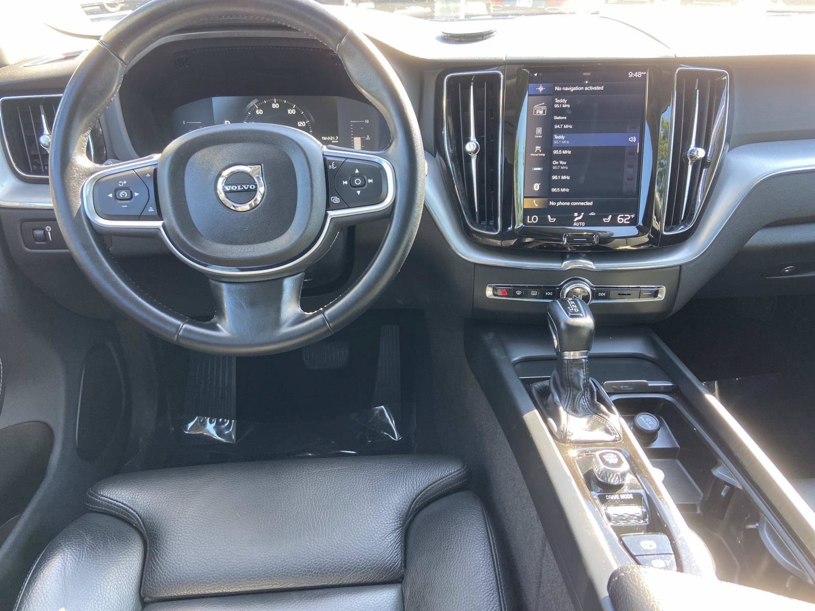 Used 2019 Volvo XC60 T6 Momentum w/ Premium Package AWD/4WD image 14