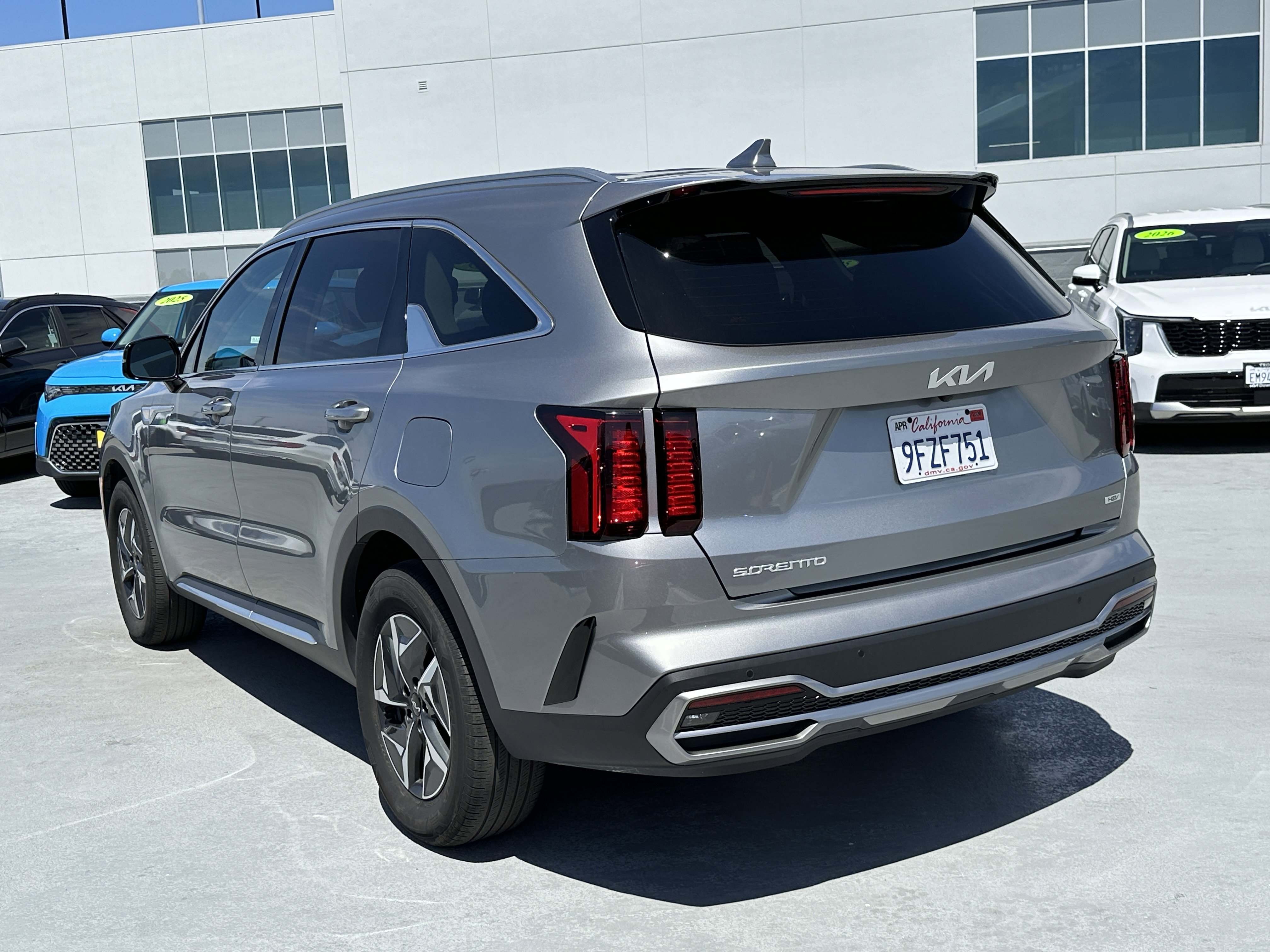 Certified 2023 Kia Sorento EX image 4