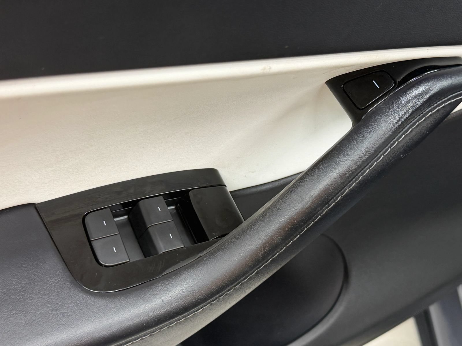 Used 2020 Tesla Model Y Performance AWD/4WD image 22