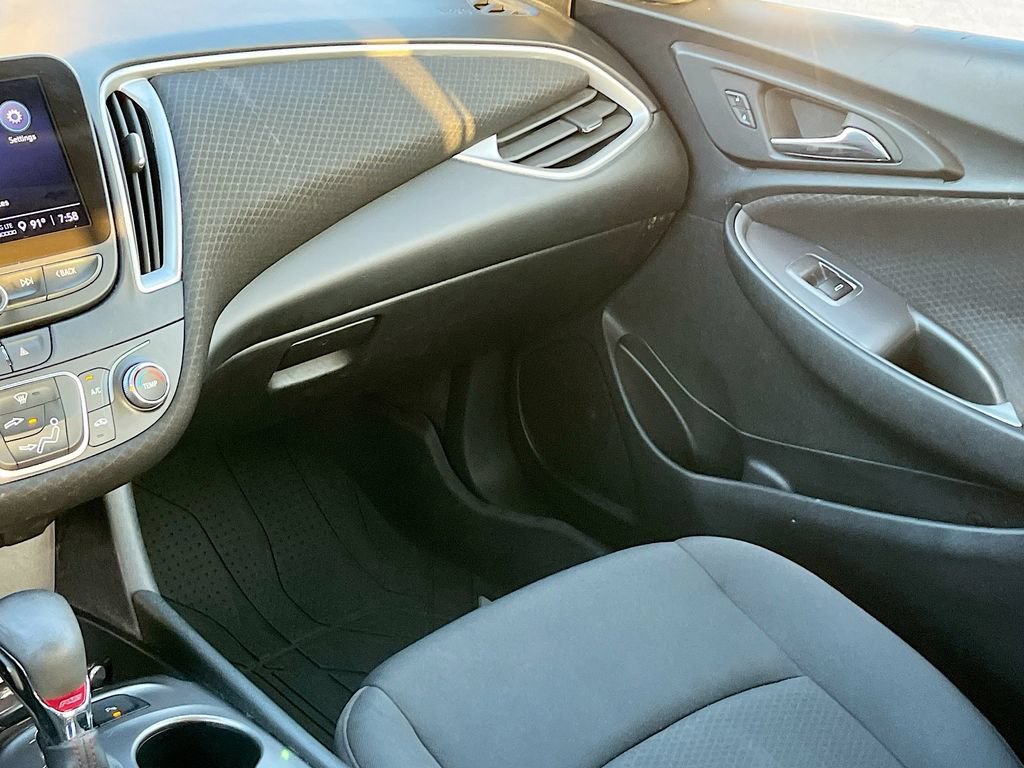 Used 2024 Chevrolet Malibu RS w/ LPO, Floor Liner Package FWD image 20