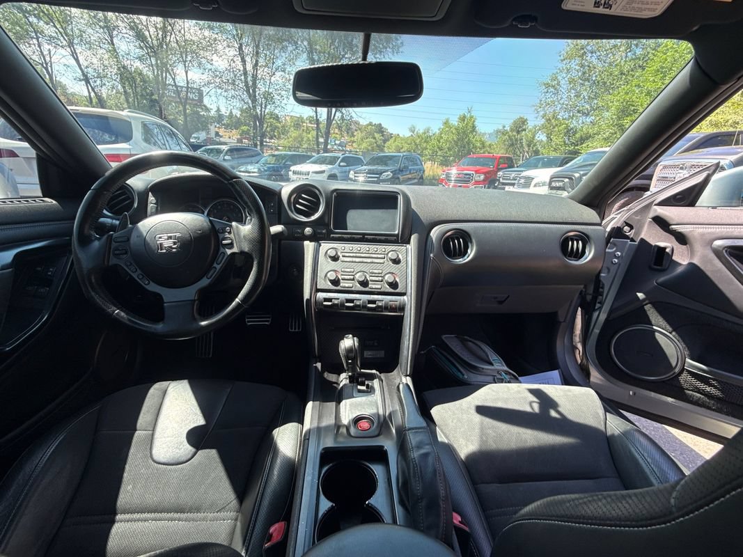 Used 2016 Nissan GT-R Premium AWD/4WD image 17