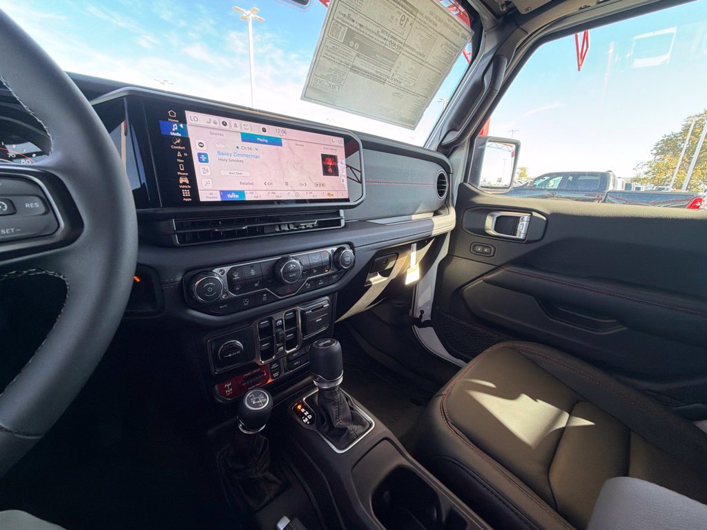 New 2027 Jeep Wrangler Unlimited Rubicon AWD/4WD image 32