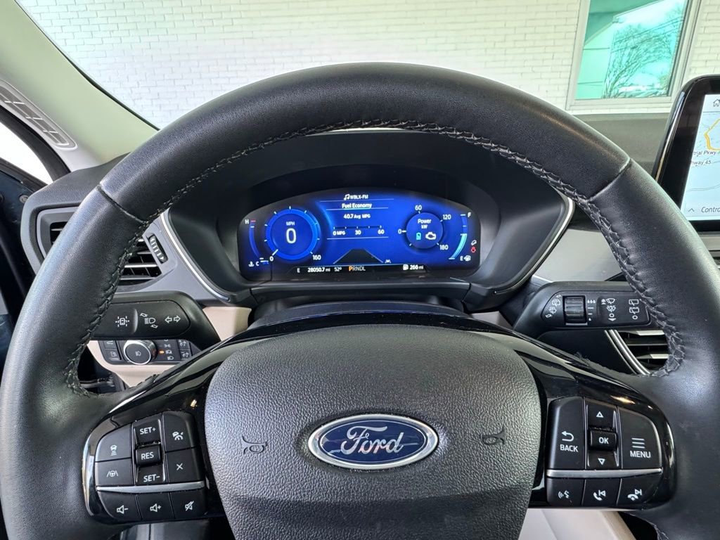 Used 2022 Ford Escape Titanium image 32