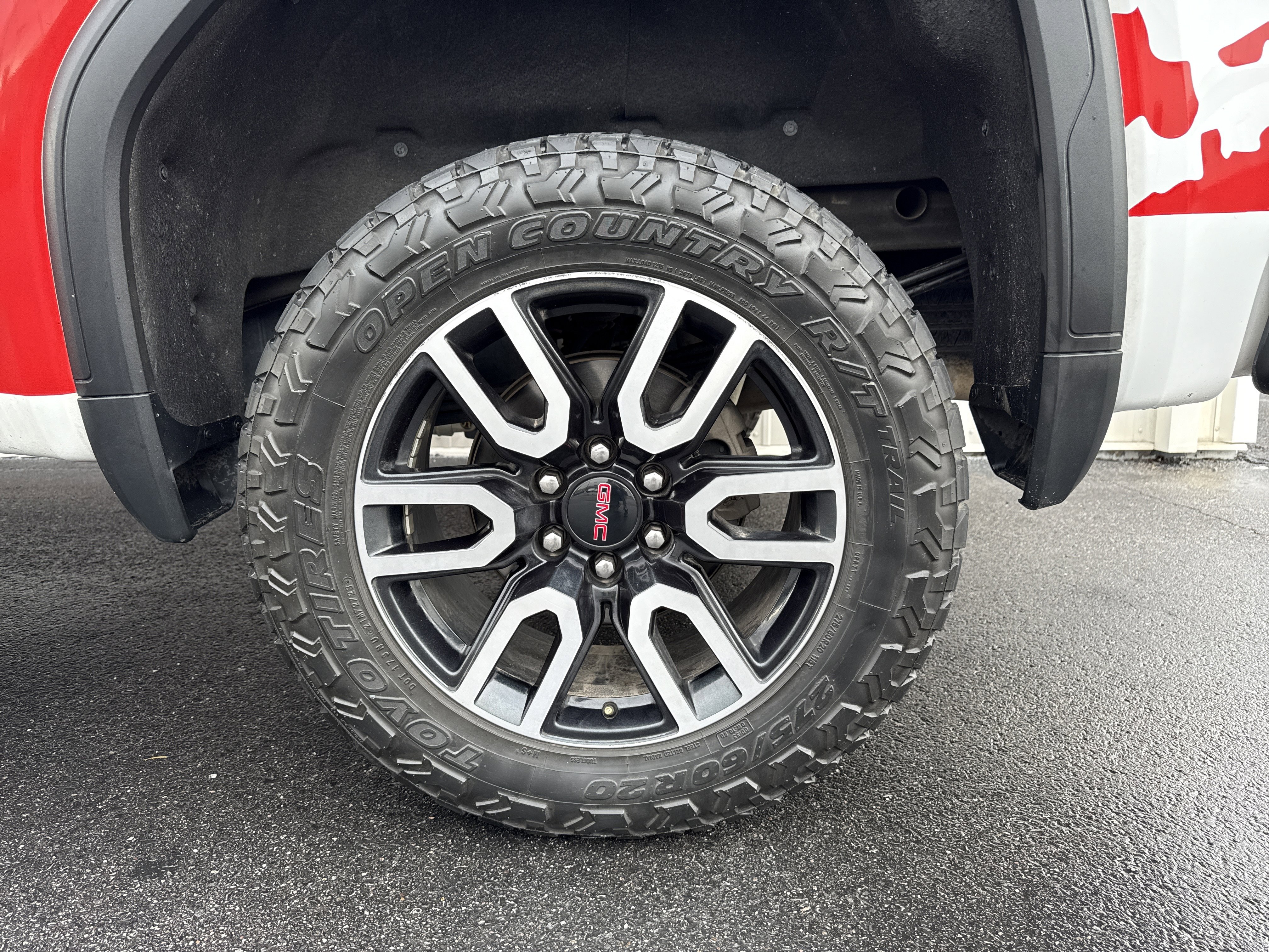 Used 2021 GMC Sierra 1500 AT4 w/ AT4 Value Package image 4