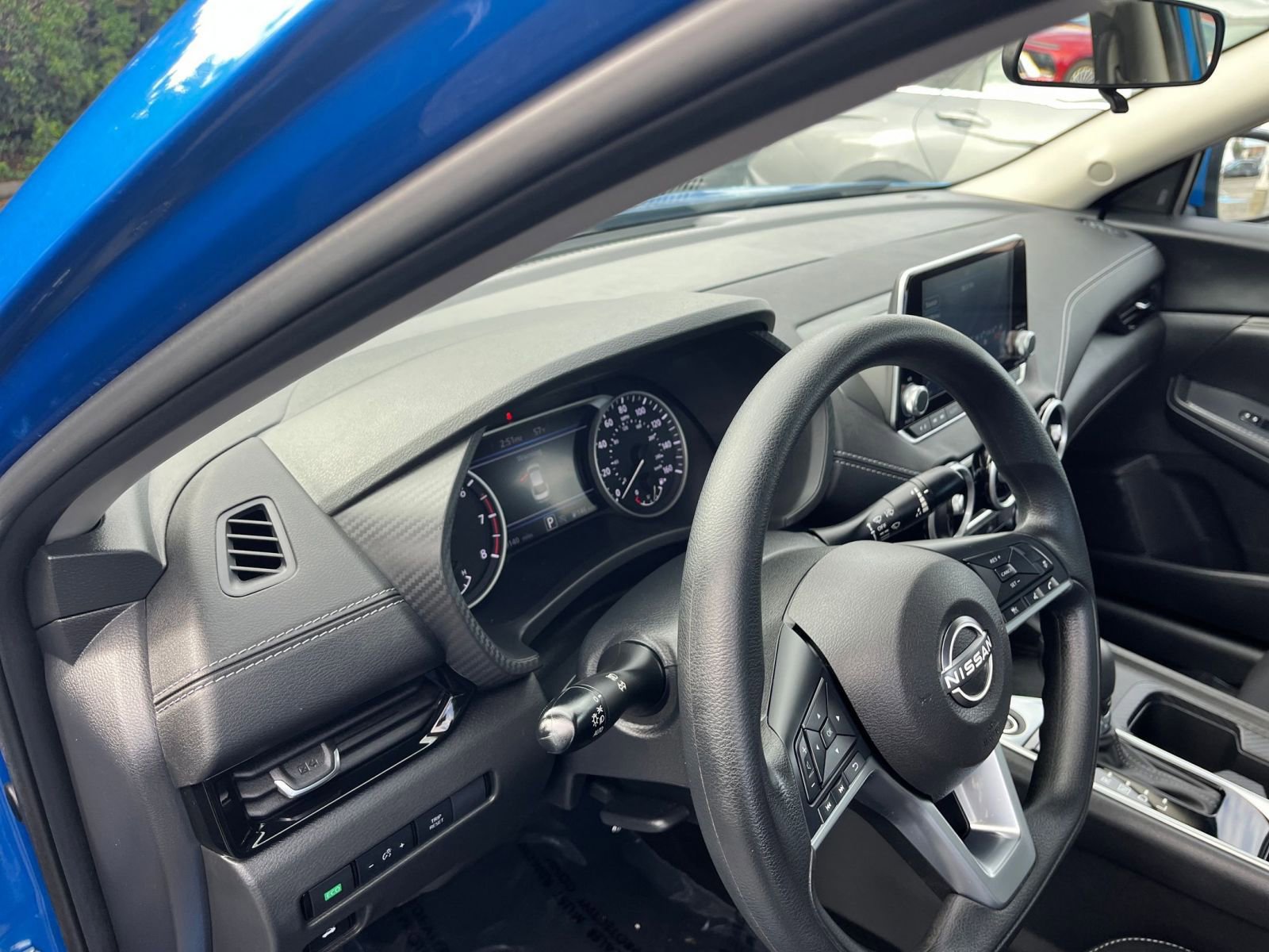 Used 2025 Nissan Sentra SV FWD image 34