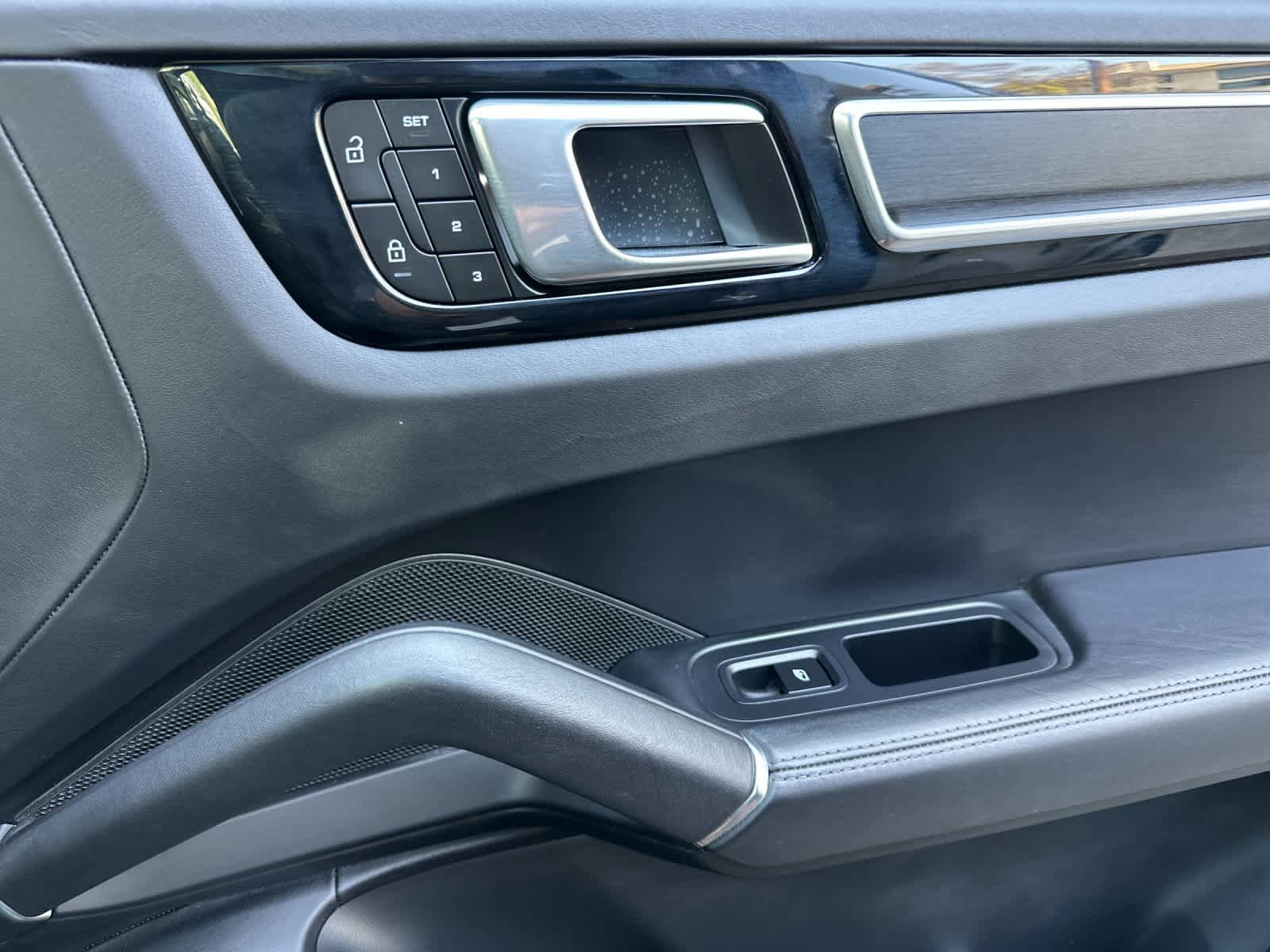 Certified 2023 Porsche Cayenne GTS AWD/4WD image 19