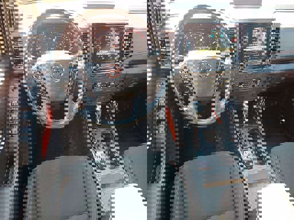 Used 2024 Nissan Frontier PRO-4X image 11