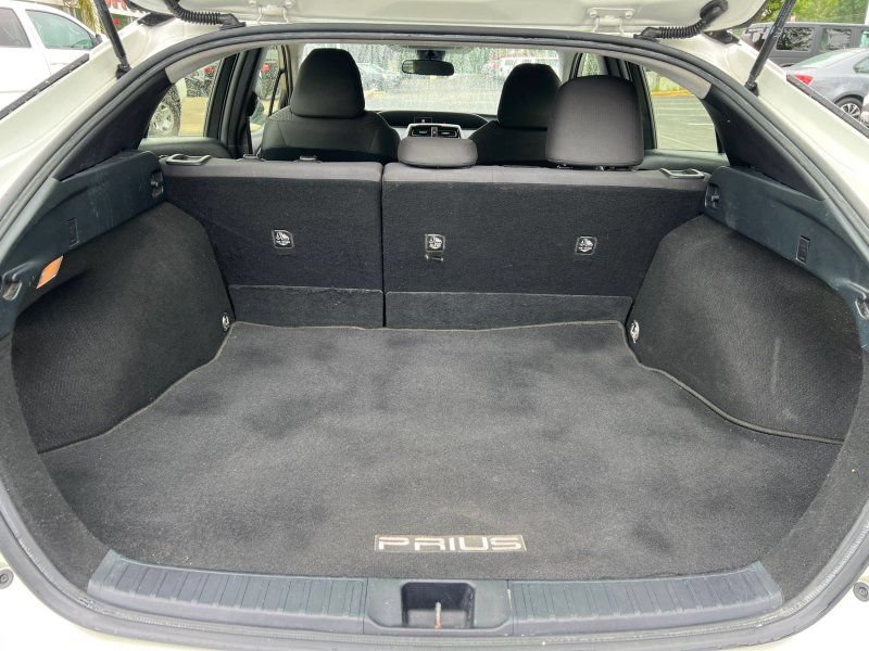 Used 2017 Toyota Prius Two w/ Carpet Mat Package FWD image 13