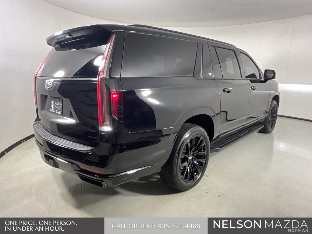 Used 2024 Cadillac Escalade ESV Sport w/ LPO, ONYX Package AWD/4WD image 6