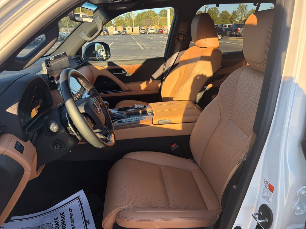 Used 2026 Lexus LX 600 4WD w/ Interior Upgrade Package image 13