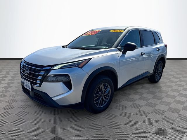 Used 2024 Nissan Rogue S FWD image 3