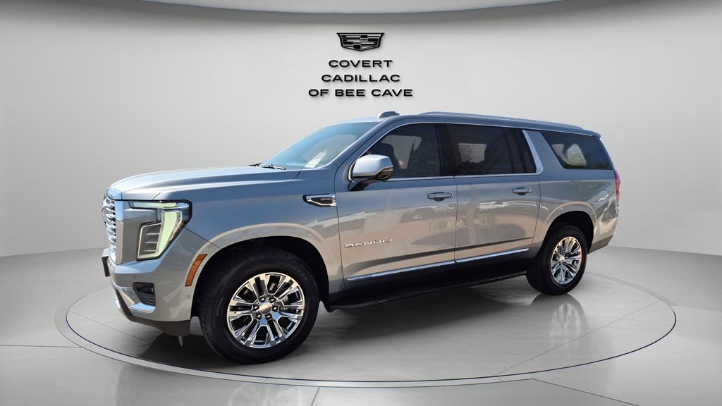 Used 2025 GMC Yukon XL Denali image 4