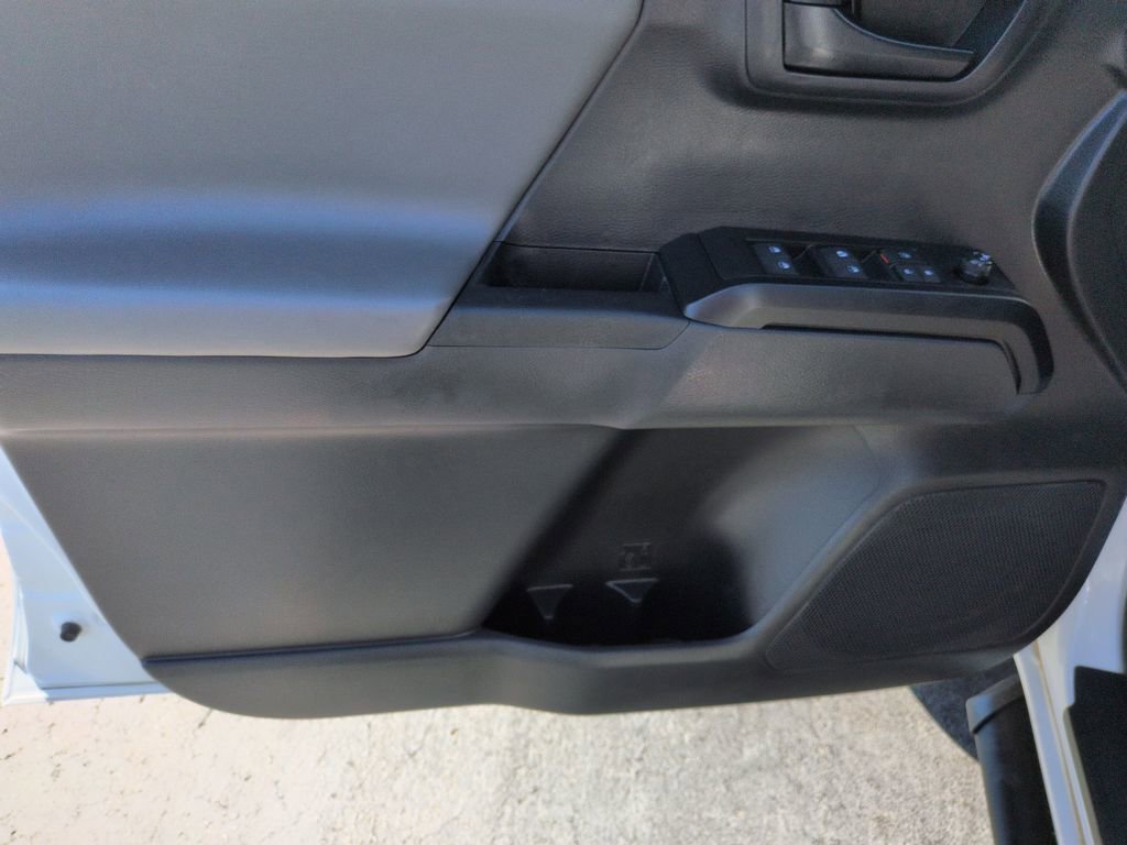 Used 2023 Toyota Tacoma SR AWD/4WD image 10