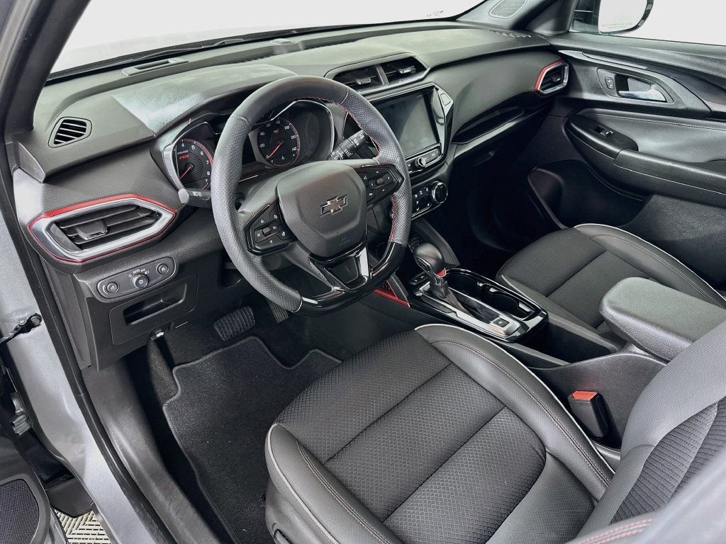 Used 2023 Chevrolet TrailBlazer RS w/ Convenience Package FWD image 9