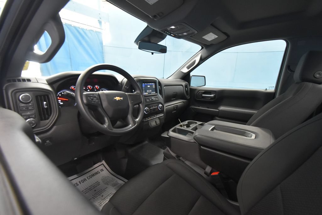 Used 2025 Chevrolet Silverado 1500 W/T w/ Trailering Package AWD/4WD image 2