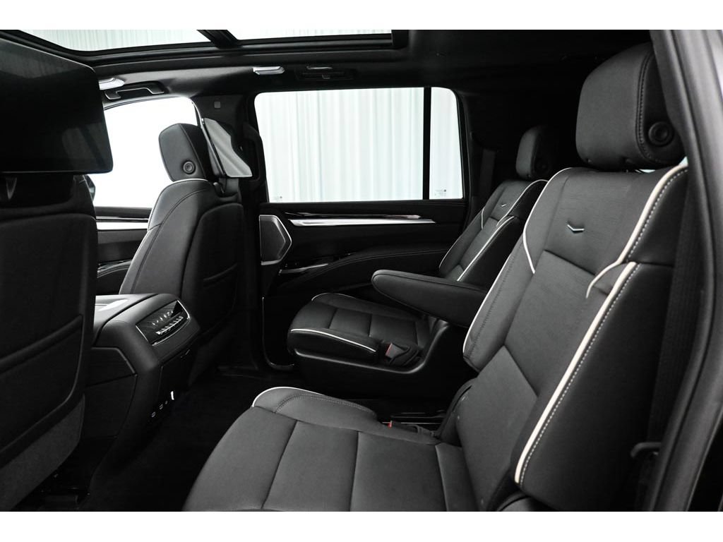 New 2026 Cadillac Escalade ESV Luxury w/ LPO, Radiant Package AWD/4WD image 12