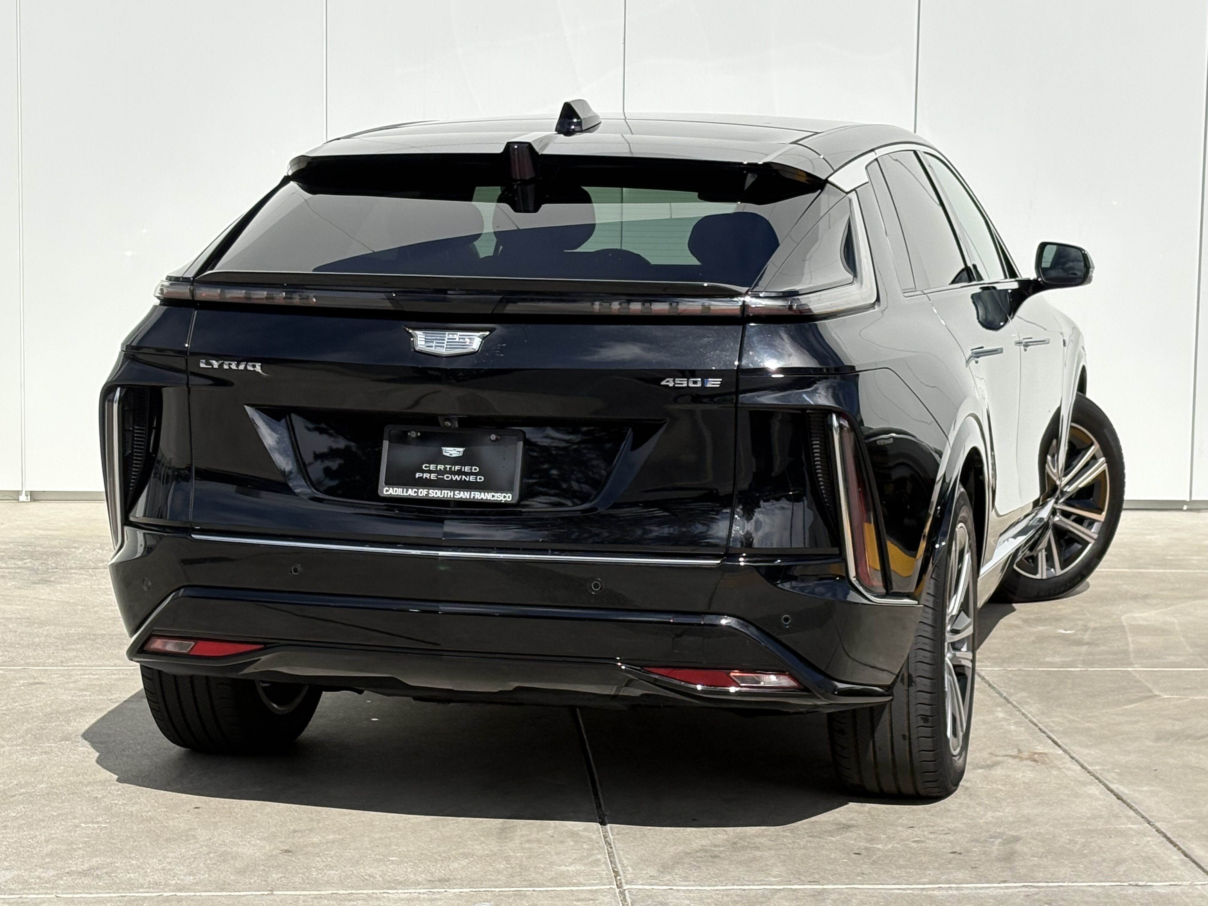 Used 2024 Cadillac Lyriq Luxury RWD image 6