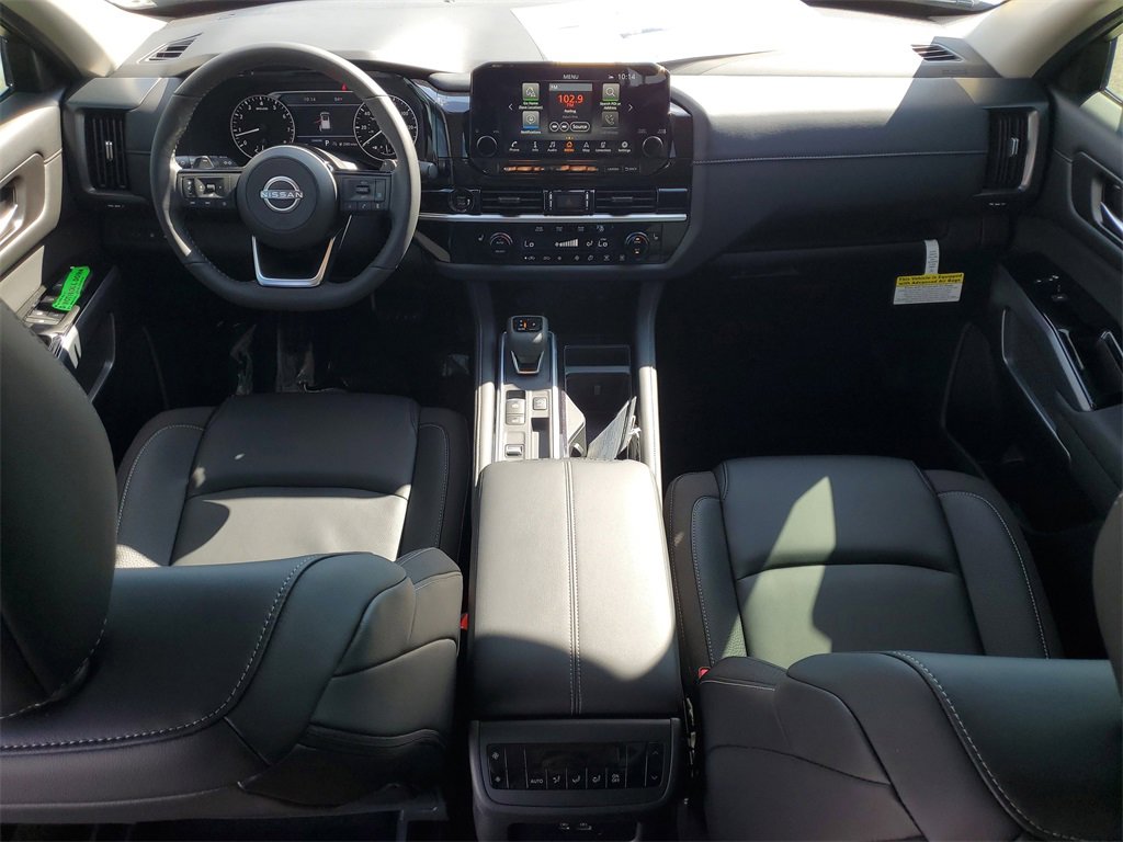 New 2025 Nissan Pathfinder SL w/ SL Premium Package image 8