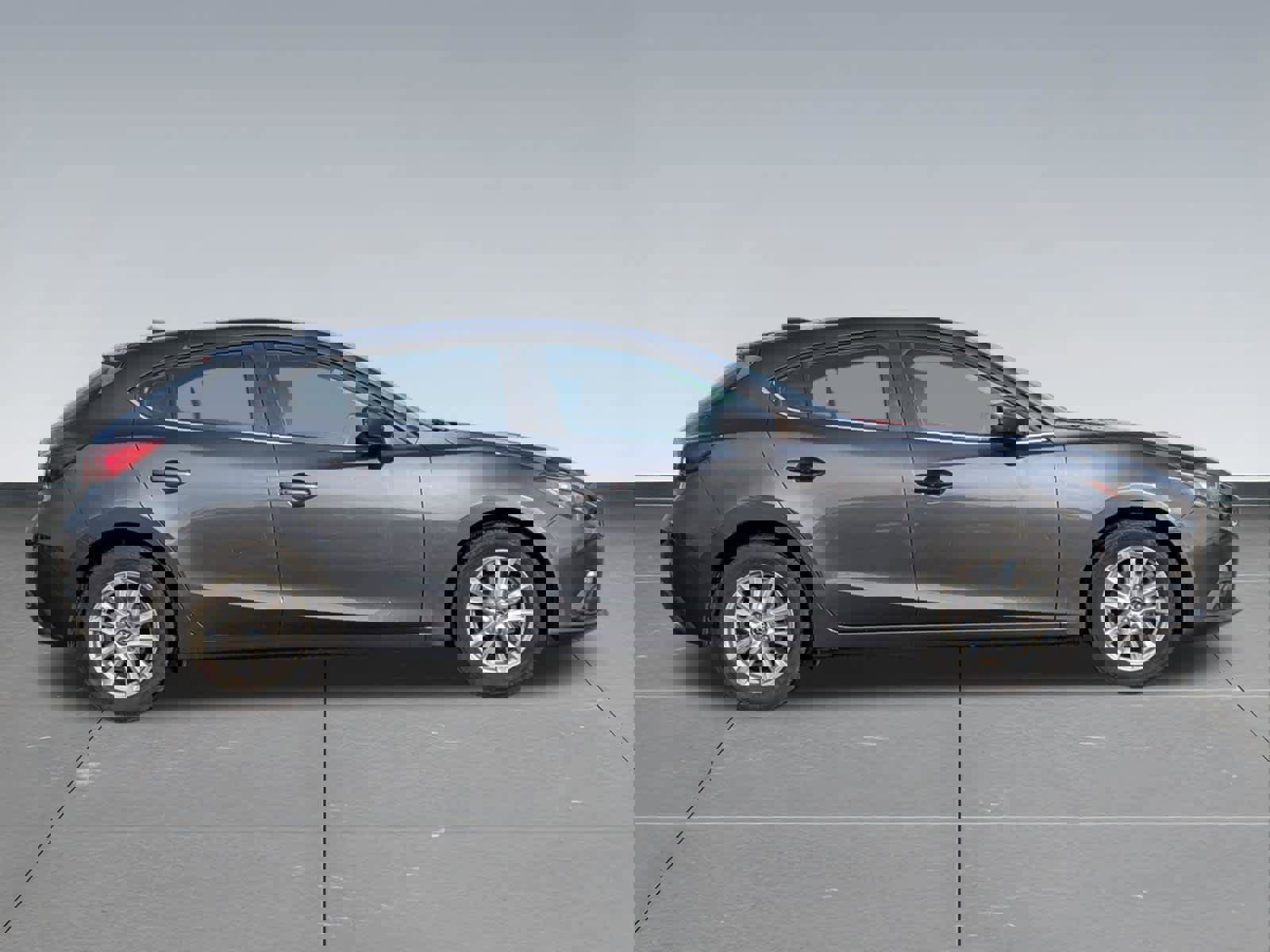 Used 2016 MAZDA MAZDA3 i Touring w/ Popular Equipment Package image 6