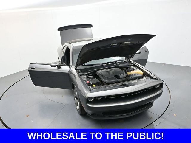 Used 2017 Dodge Challenger SXT RWD image 35