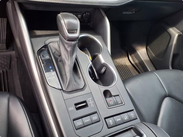 Used 2021 Toyota Highlander XLE AWD/4WD image 26