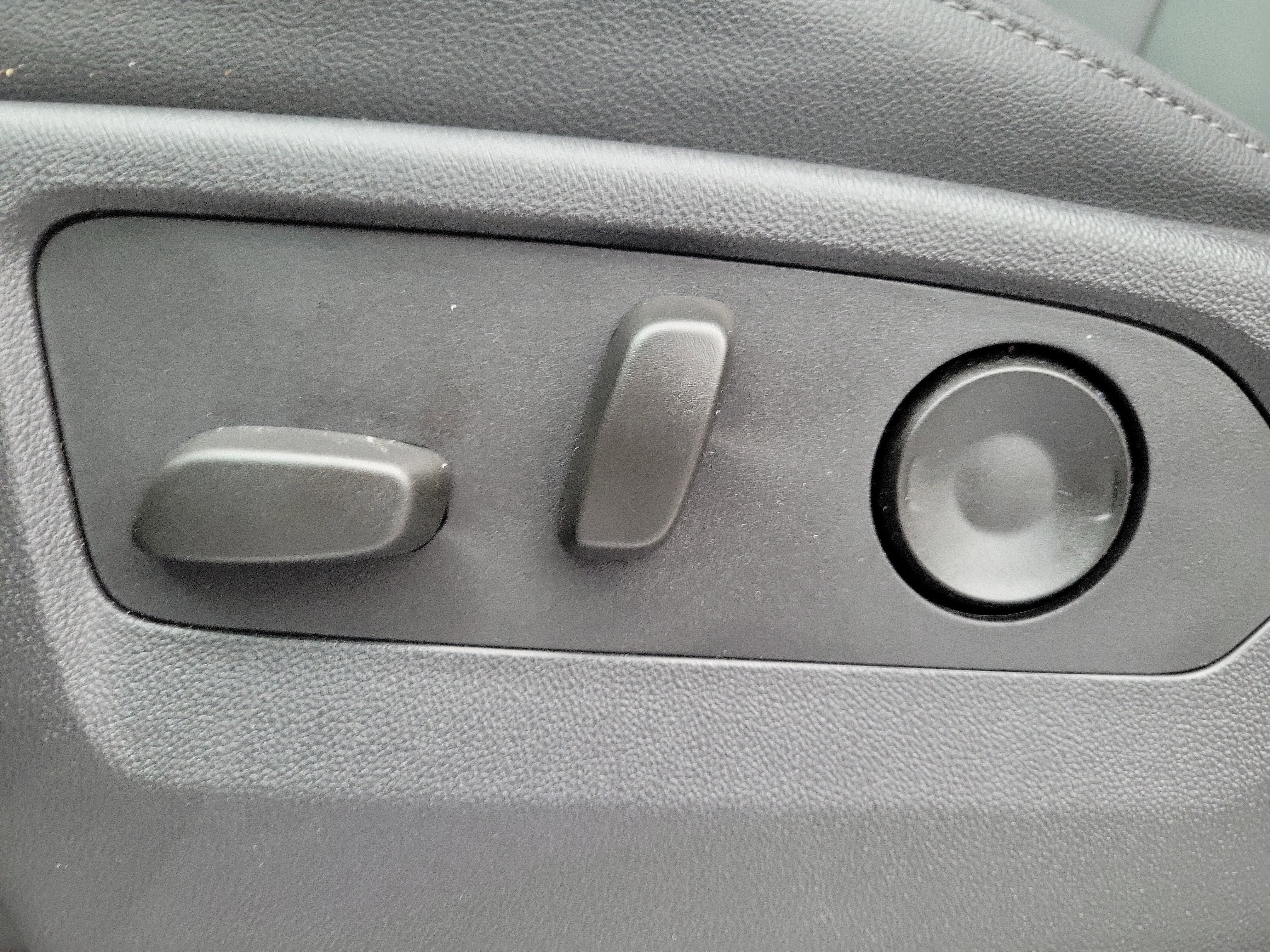 Used 2025 GMC Sierra 1500 SLT w/ SLT Premium Plus Package image 23