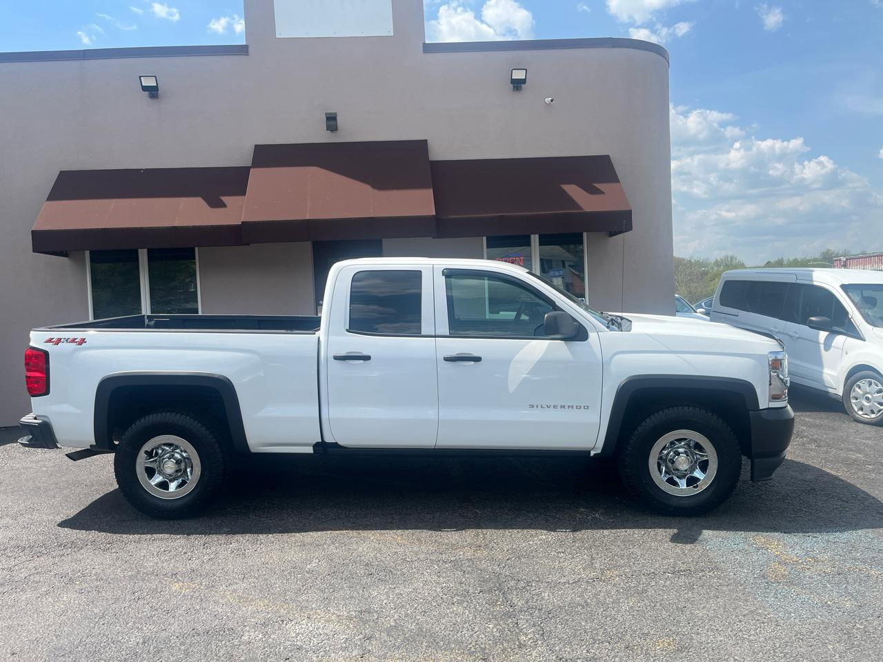 Used 2018 Chevrolet Silverado 1500 W/T w/ WT Fleet Convenience Package AWD/4WD image 4