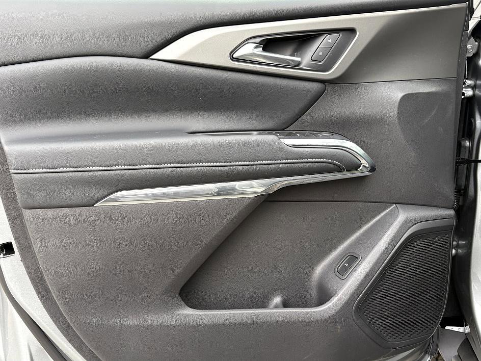 New 2026 Chevrolet Traverse LT w/ Sun and Wheel Package image 14