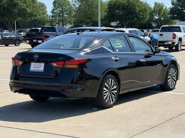 Used 2024 Nissan Altima 2.5 SV FWD image 4