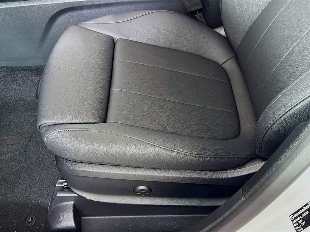 New 2026 Mercedes-Benz GLB 250 4MATIC image 21