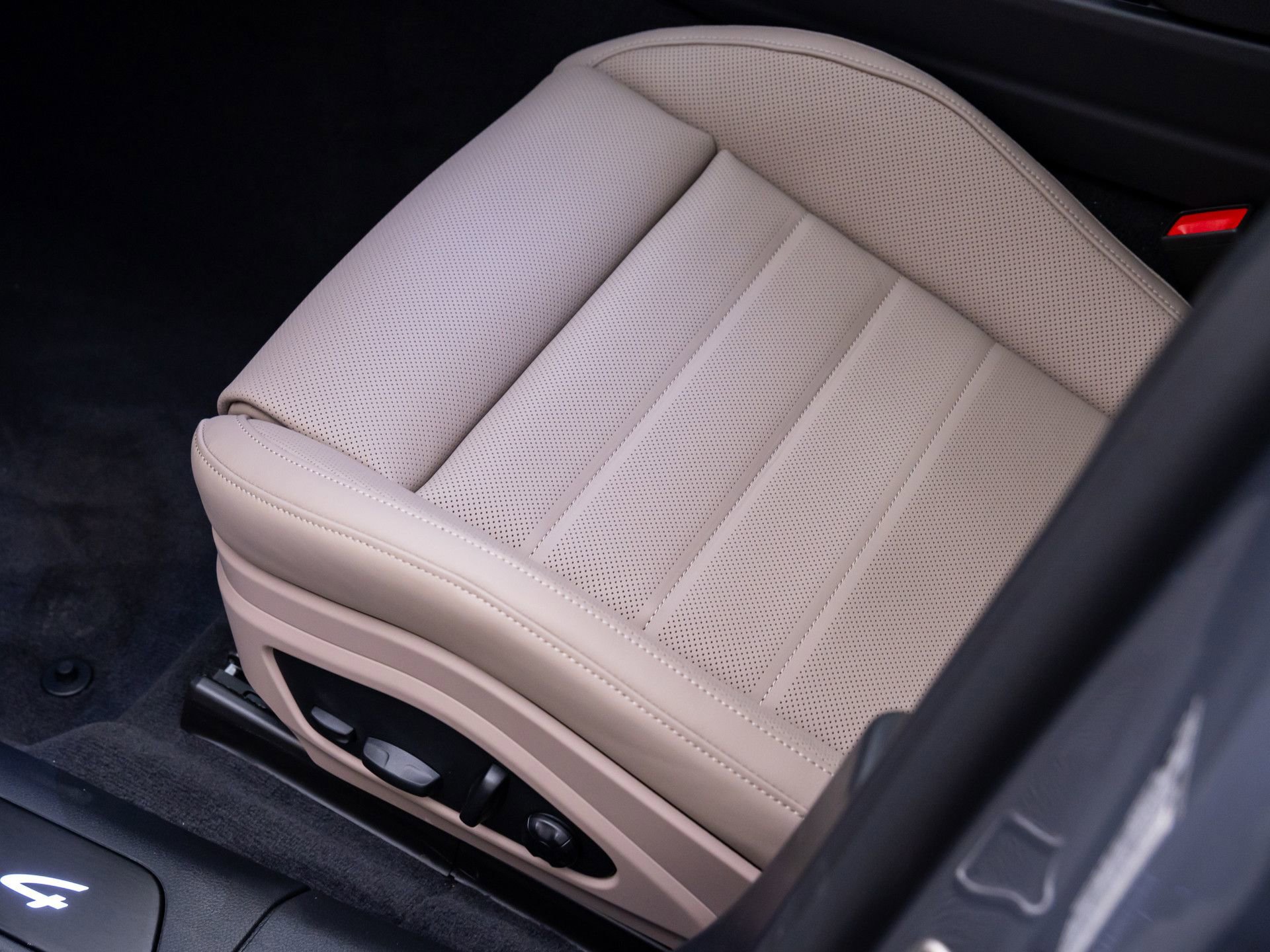 New 2026 Porsche Panamera 4 image 16