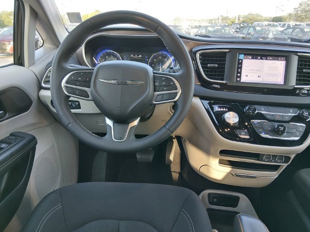 Used 2024 Chrysler Voyager LX FWD image 10