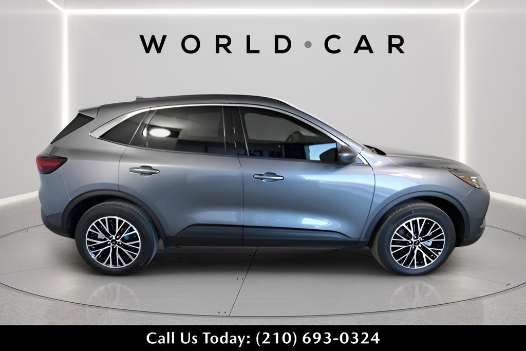 Used 2024 Ford Escape SE image 8