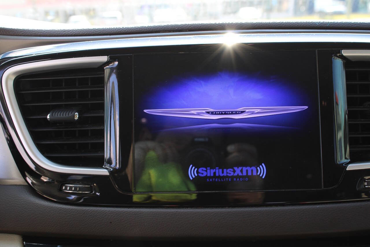 Used 2017 Chrysler Pacifica Touring Plus w/ Tire & Wheel Group image 81