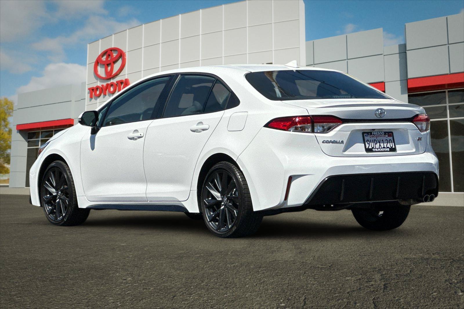 Certified 2026 Toyota Corolla SE w/ SE Package FWD image 5