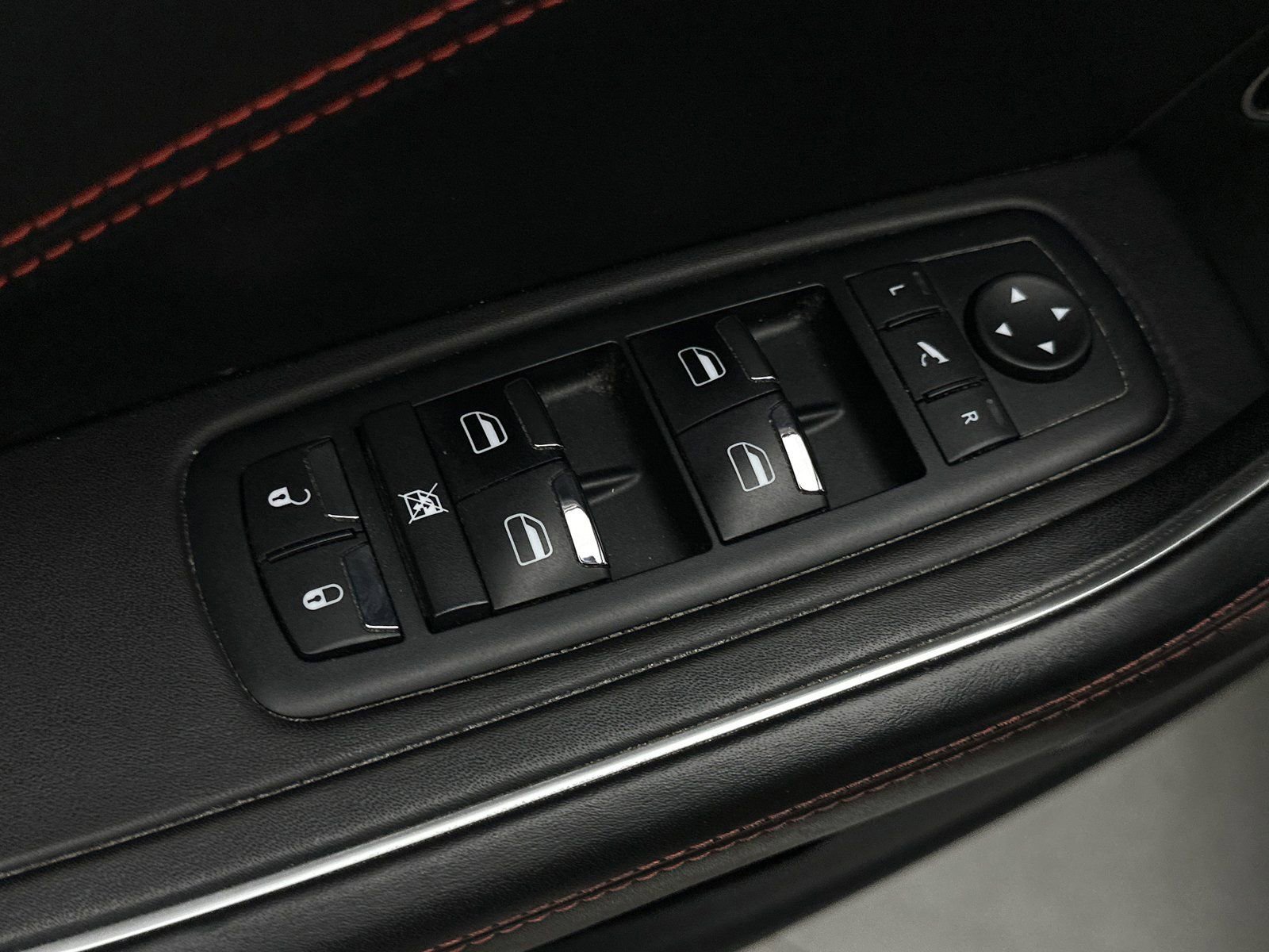 Used 2018 Maserati Levante GranLusso AWD/4WD image 14