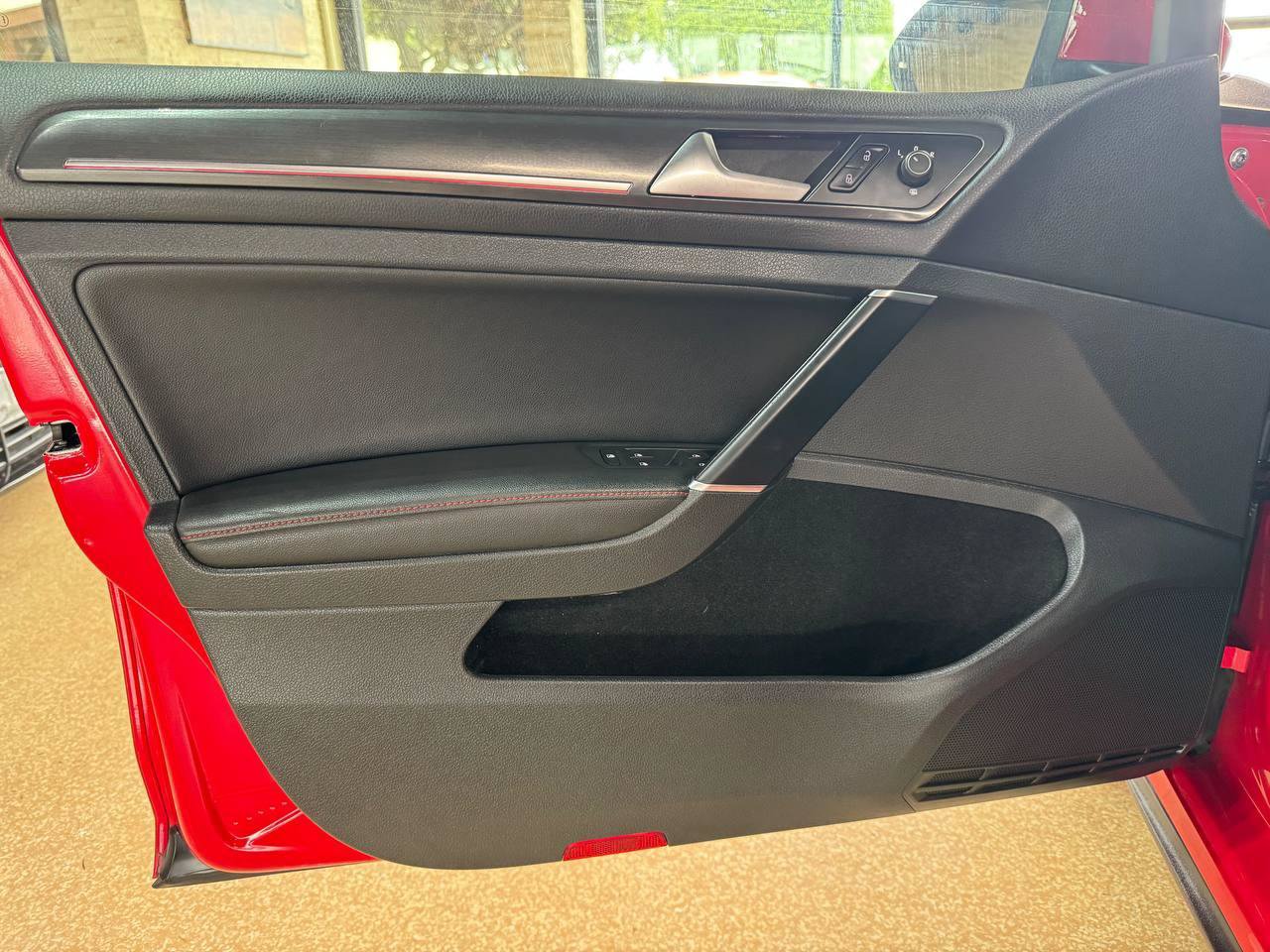 Used 2018 Volkswagen GTI Autobahn FWD image 17