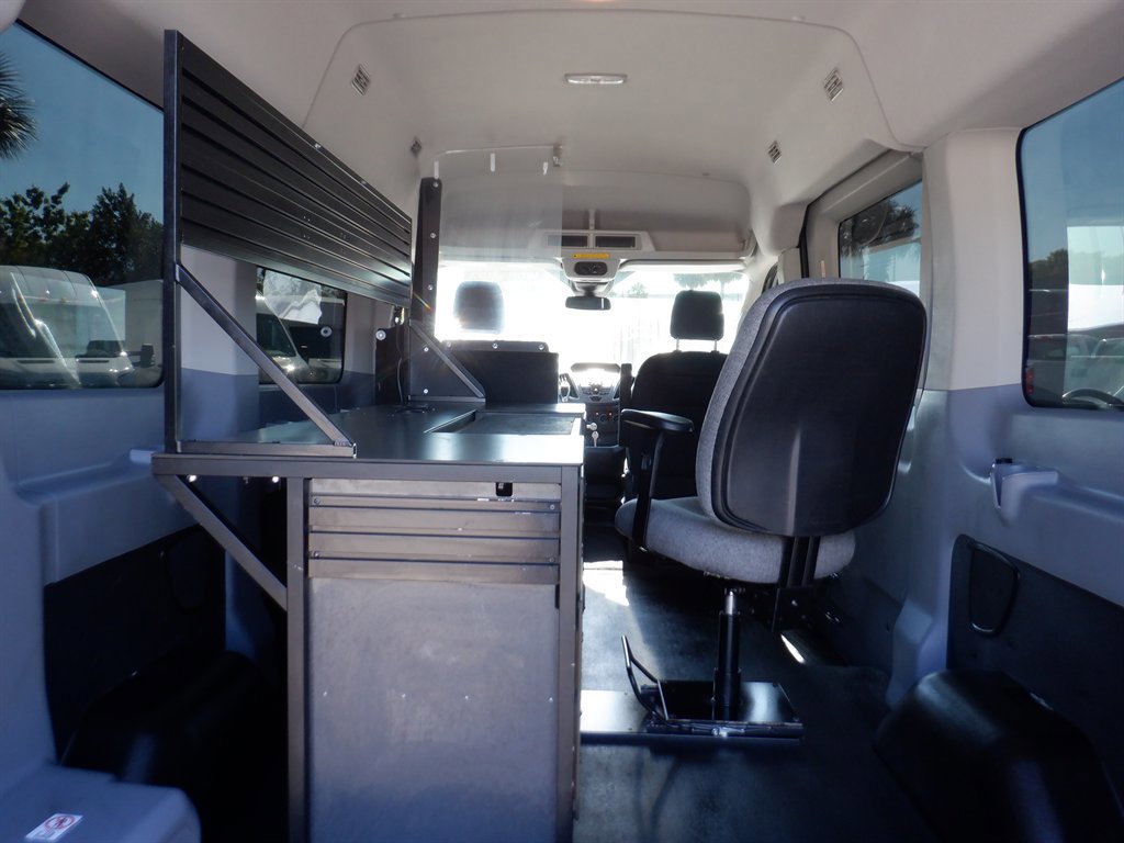 Used 2019 Ford Transit 150 XLT image 5