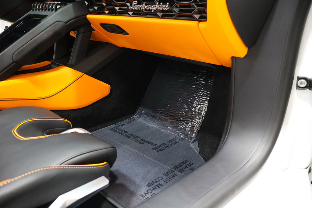 Used 2024 Lamborghini Huracan EVO image 65