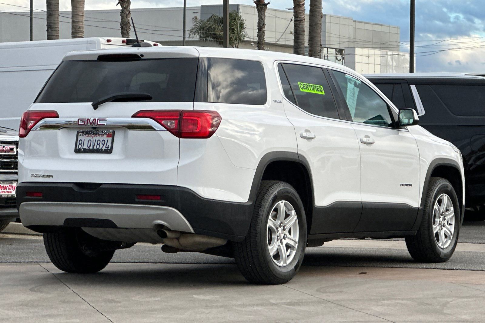 Used 2019 GMC Acadia SLE w/ LPO, Cargo Package image 4