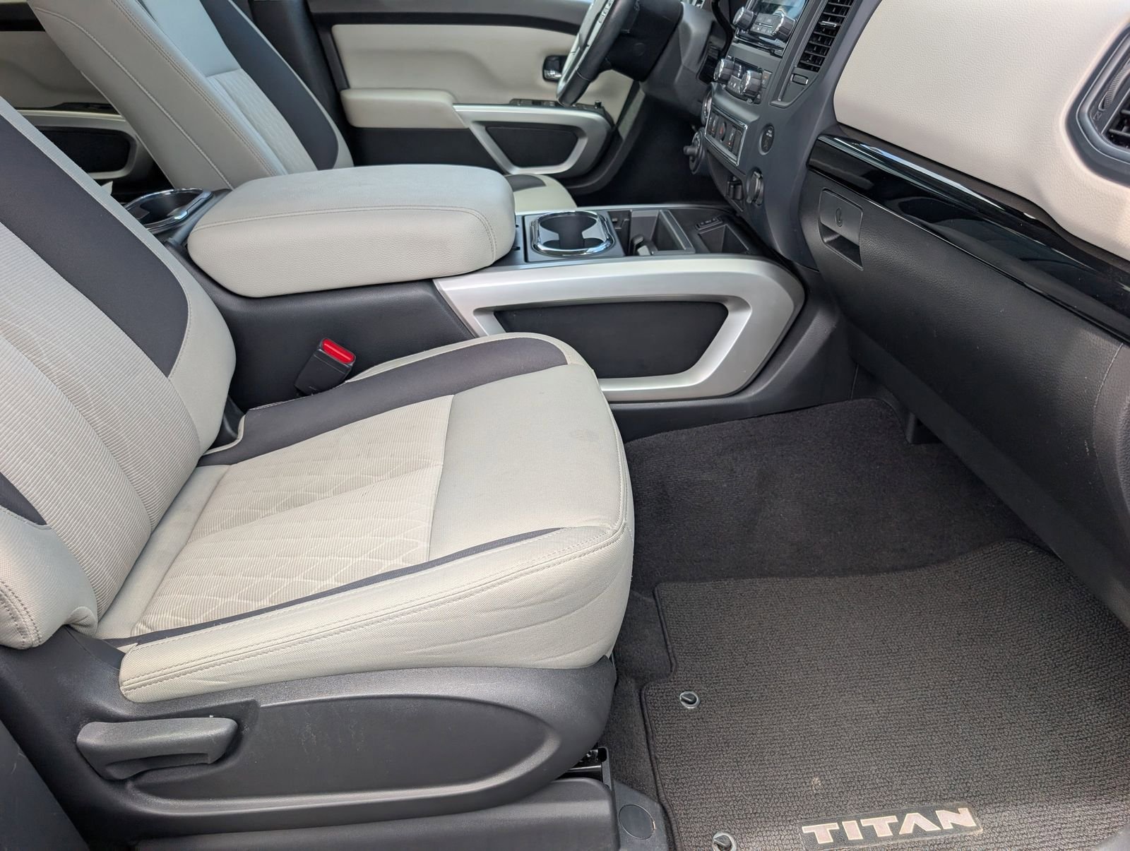 Used 2024 Nissan Titan SV w/ SV Convenience Package AWD/4WD image 18
